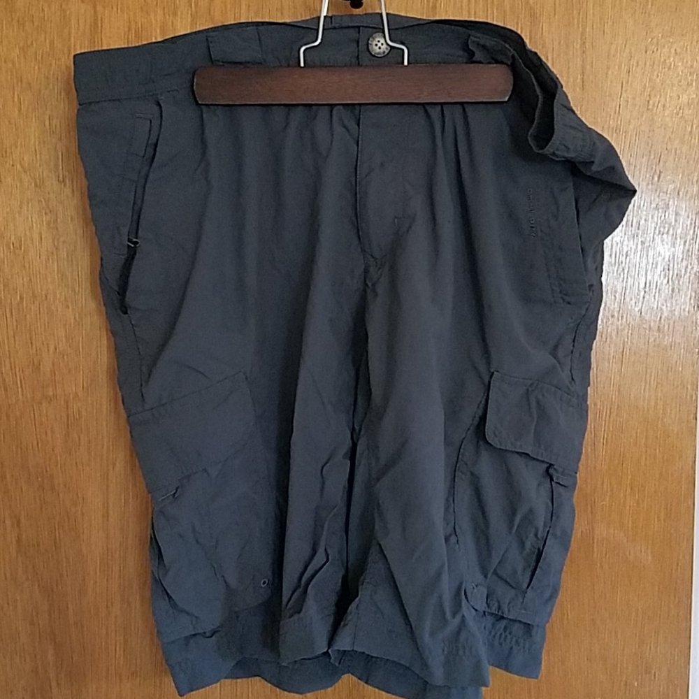 Colombia Titanium cargo shorts, medium